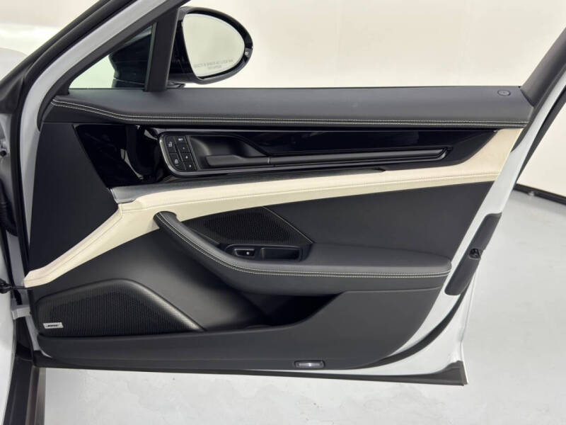 2024 Porsche Panamera 4