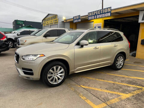 2016 Volvo XC90 T6 Momentum