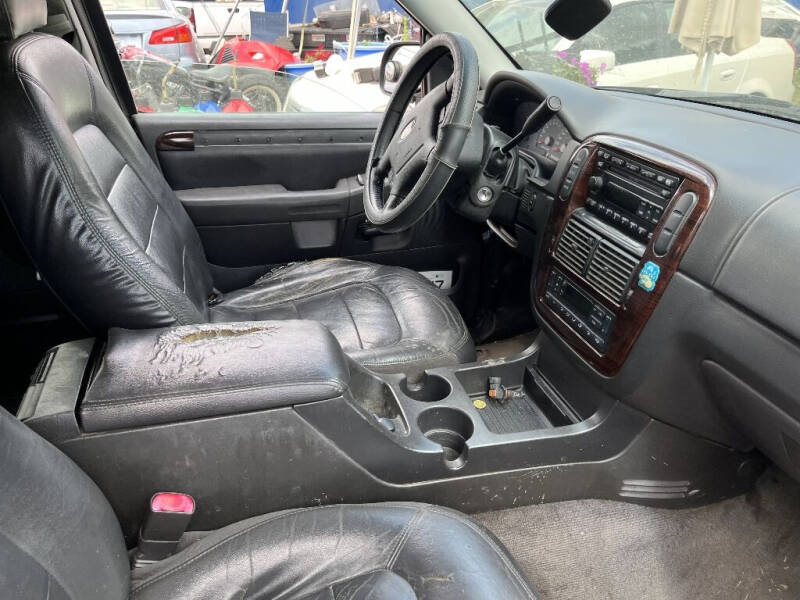 2004 Ford Explorer Limited