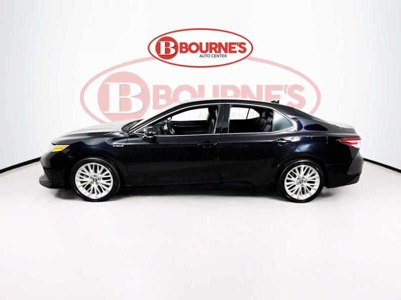 2020 Toyota Camry Hybrid XLE