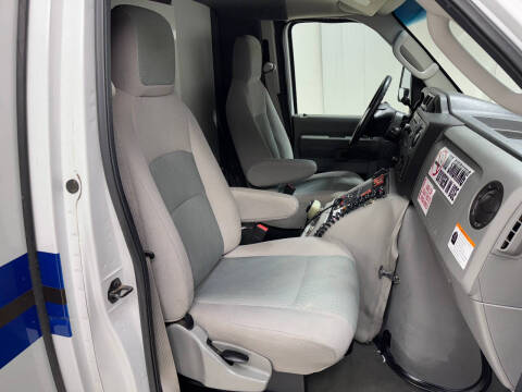 2010 Ford E-Series E-450 SD