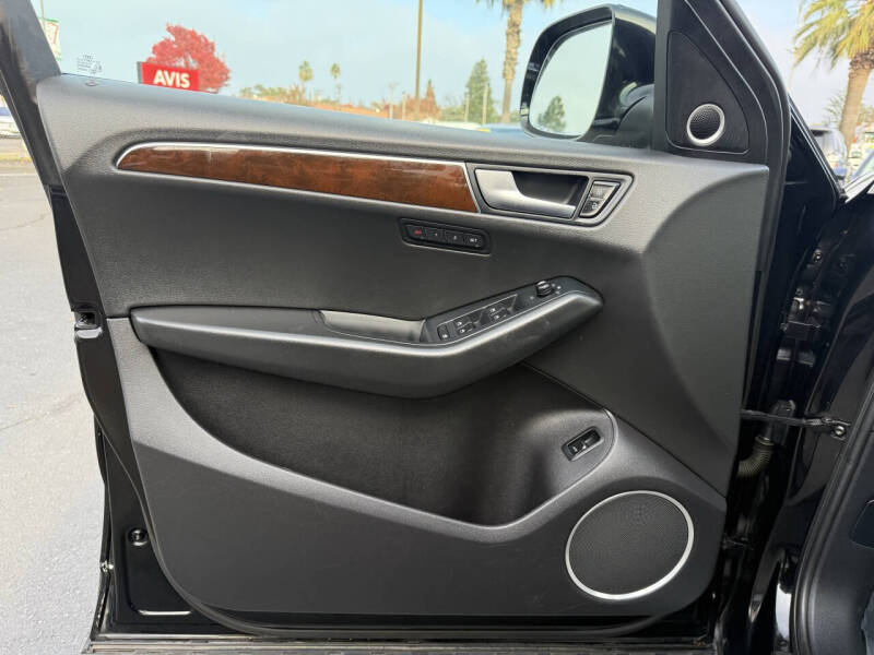 2012 Audi Q5 3.2 quattro Premium Plus