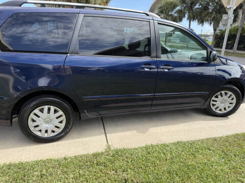 2007 Toyota Sienna CE 7-Passenger