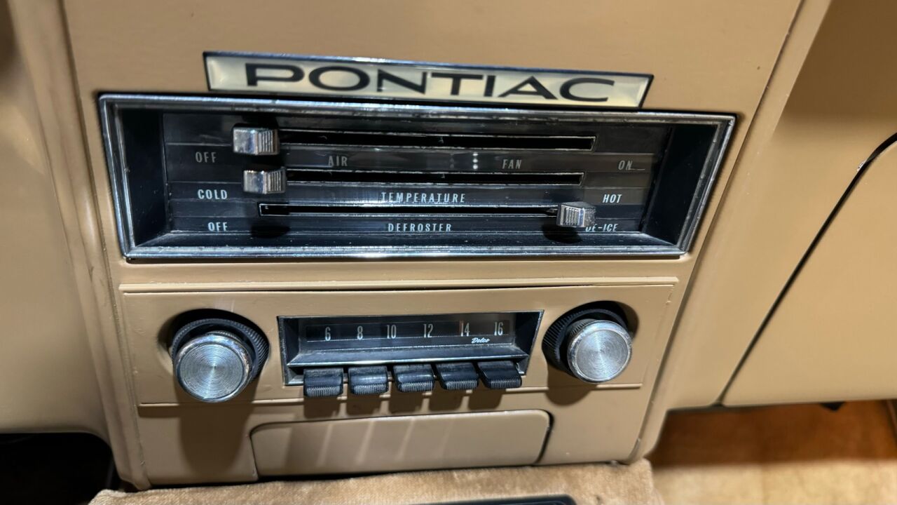 1967 Pontiac Firebird 38