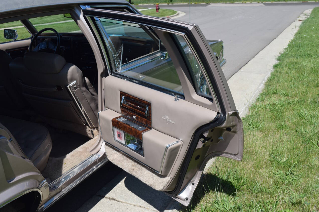 1991 Cadillac Brougham 139