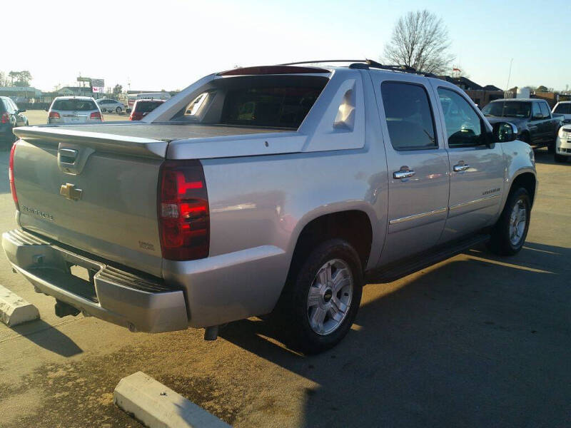 2012 Chevrolet Avalanche LTZ