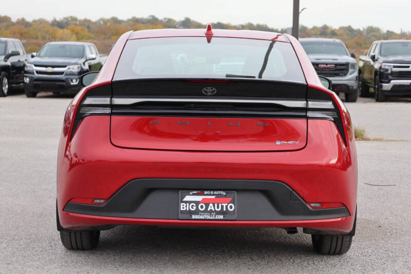 2025 Toyota Prius Plug-in Hybrid SE