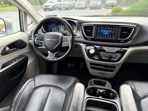 2020 Chrysler Pacifica Touring L