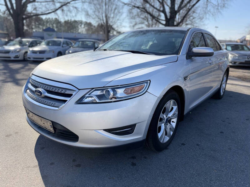 2011 Ford Taurus SEL's photo