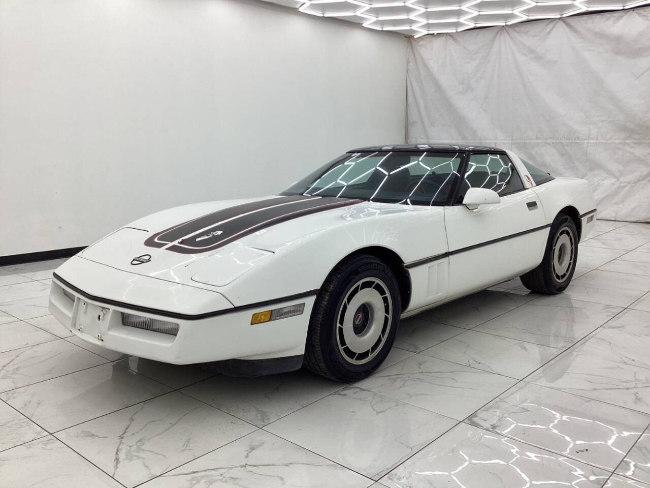 White 1985 Chevrolet Corvette Base 2dr Hatchback 1