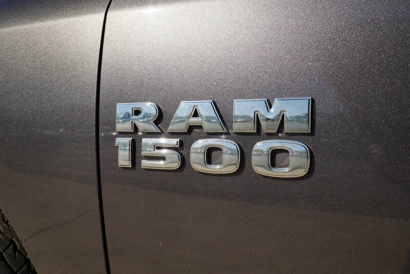 2017 RAM 1500 SLT
