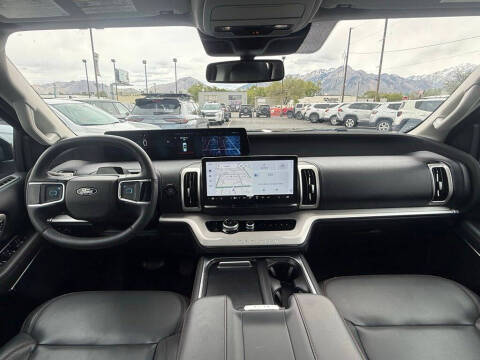 2025 Ford Expedition Active