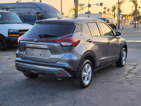 2023 Nissan Kicks S