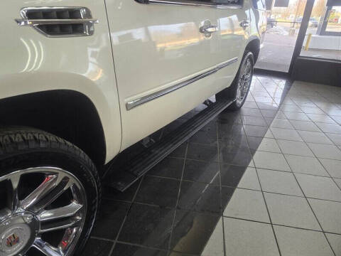 2012 Cadillac Escalade Platinum Edition