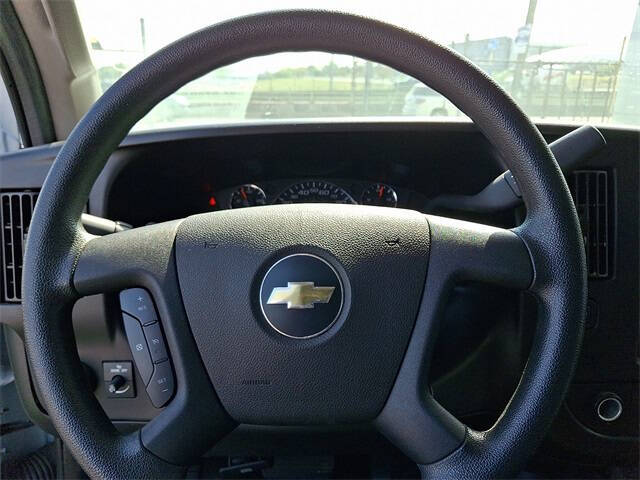 2023 Chevrolet Express 2500