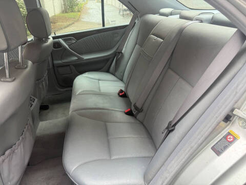 2002 Mercedes-Benz E-Class E 320