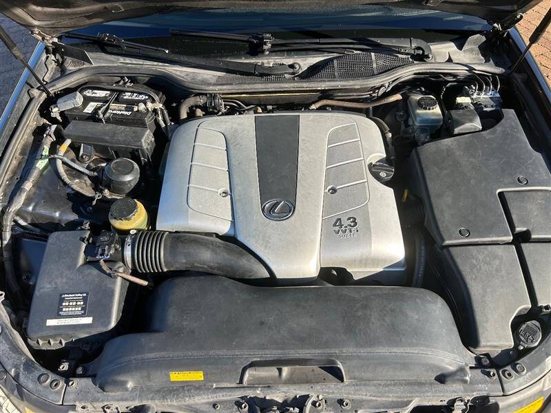 2004 Lexus LS 430