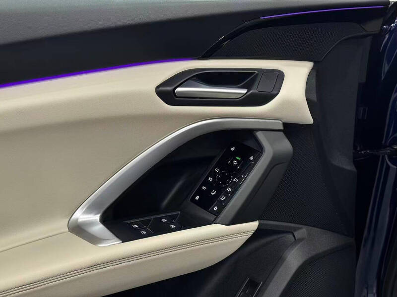 2025 Audi Q5 quattro Premium TFSI