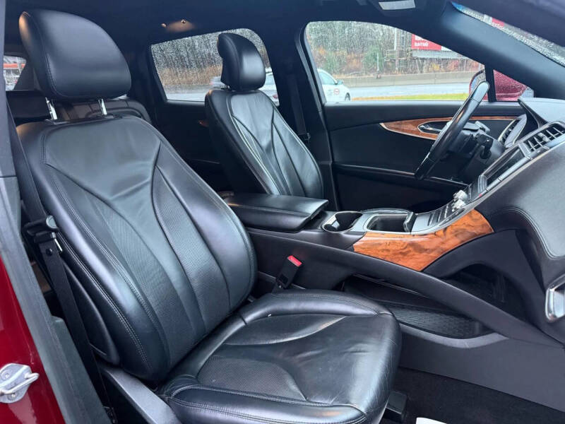 2019 Lincoln Nautilus Select