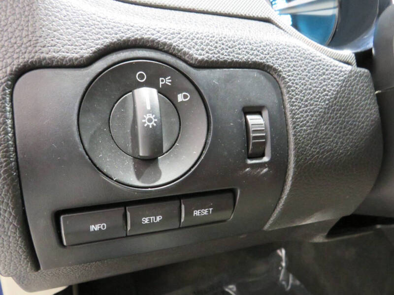 2011 Ford Mustang V6