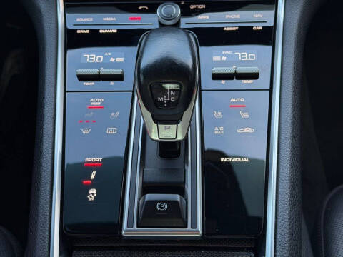 2017 Porsche Panamera 4