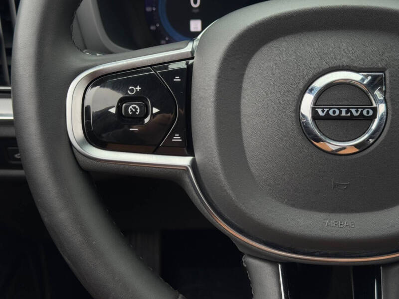 2024 Volvo S60 B5 Plus Black Edition