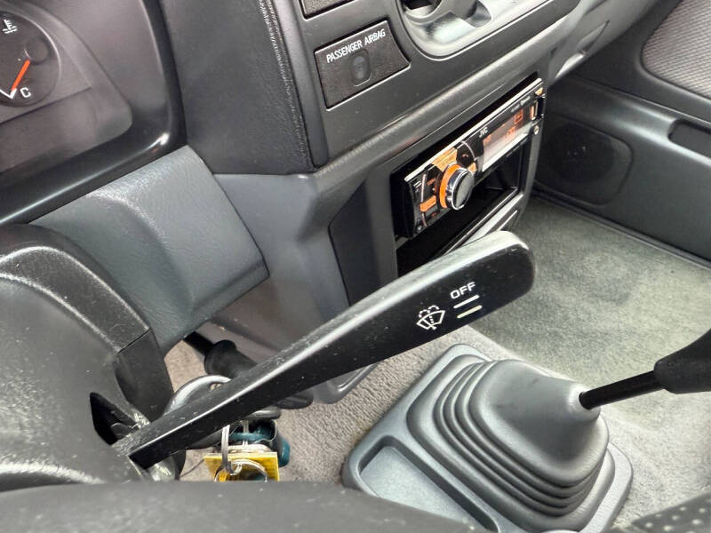 2001 Nissan Frontier XE