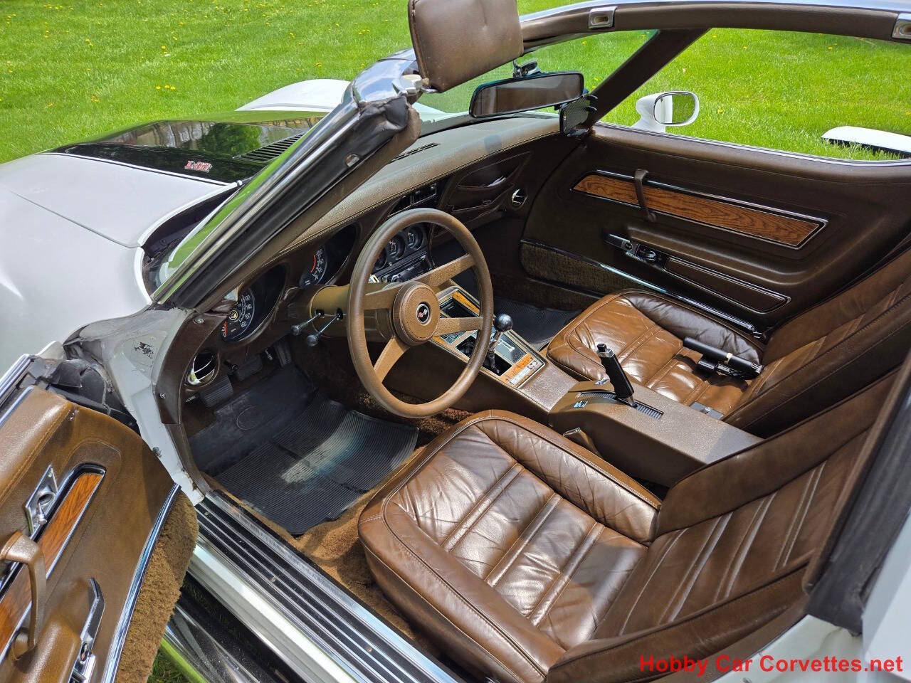 1976 Chevrolet Corvette 26