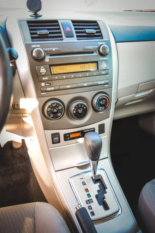 2011 Toyota Corolla LE