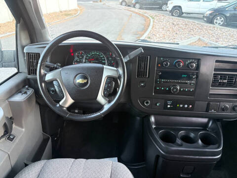 2017 Chevrolet Express LT 3500