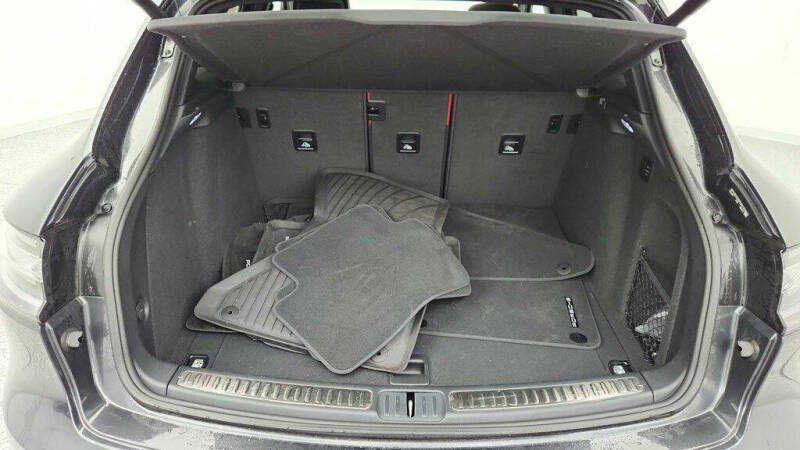 2023 Porsche Macan S