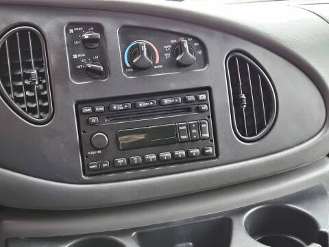 2006 Ford E-Series E-350 SD XLT