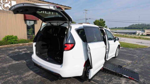 2023 Chrysler Pacifica Touring