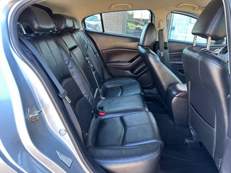 2017 Mazda MAZDA3 Touring