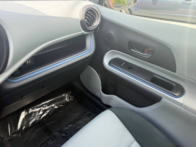 2012 Toyota Prius c Two