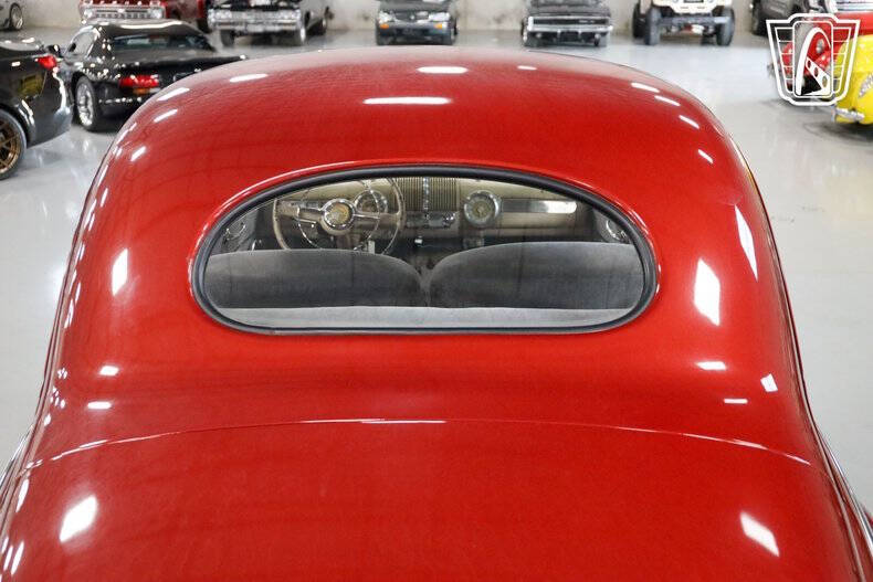 1947 Ford Deluxe