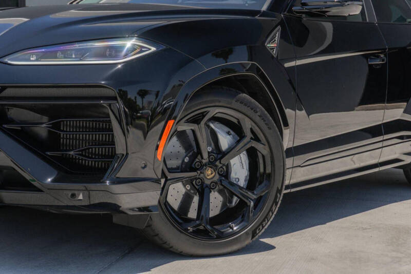 2026 Lamborghini Urus SE