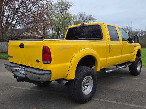 2005 Ford F-250 Super Duty for sale at CLEAR CHOICE AUTOMOTIVE in Milwaukie OR