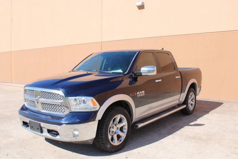 2016 RAM Ram 1500 Pickup Laramie photo 2