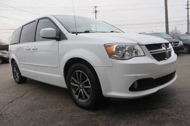 Dodge Grand Caravan's photo