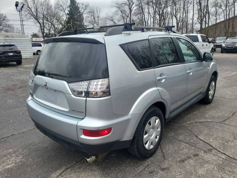 2011 Mitsubishi Outlander ES