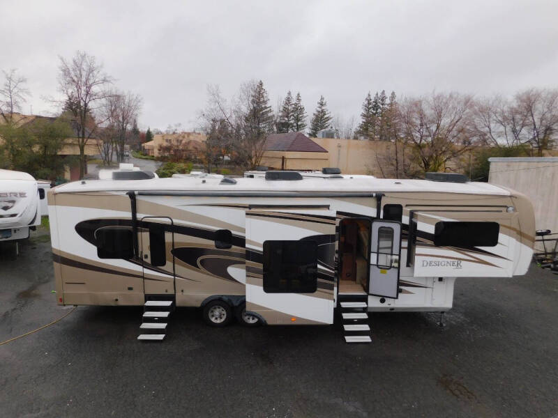 2016 Jayco DESIGNER 39FL for sale at Gold Country RV in Auburn CA