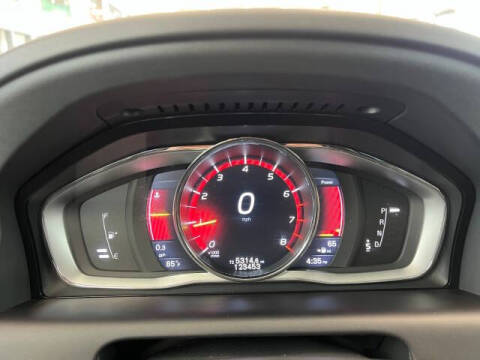 2016 Volvo XC60 T6 Drive-E