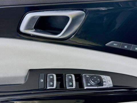 2023 Kia Carnival SX