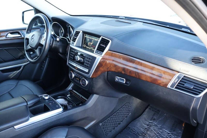 2015 Mercedes-Benz GL-Class GL 550 4MATIC