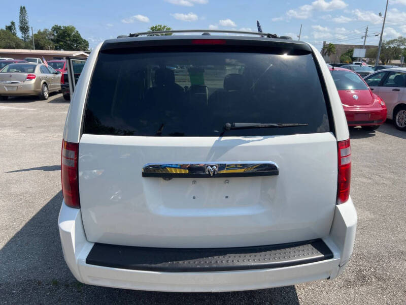 2010 Dodge Grand Caravan SE