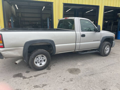 2006 GMC Sierra 2500HD for sale at H & J Wholesale Inc. in Charleston SC