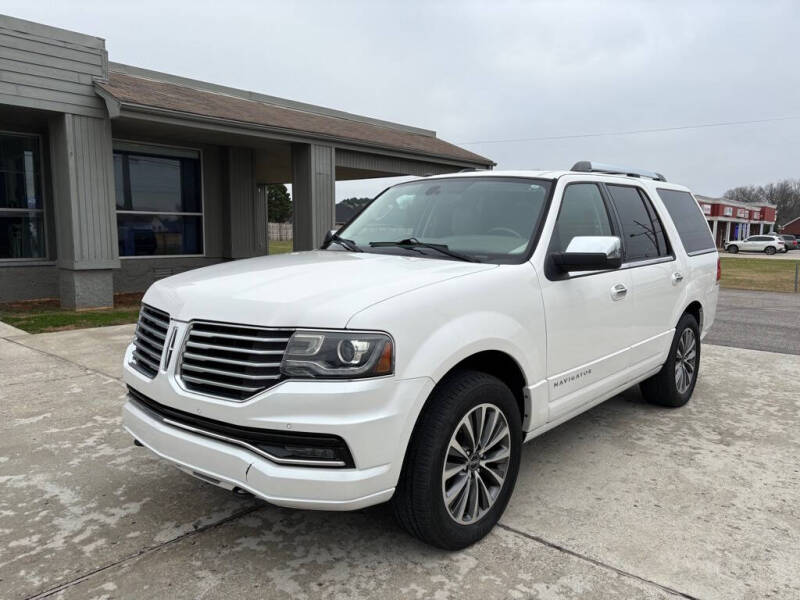 2015 Lincoln Navigator Base's photo
