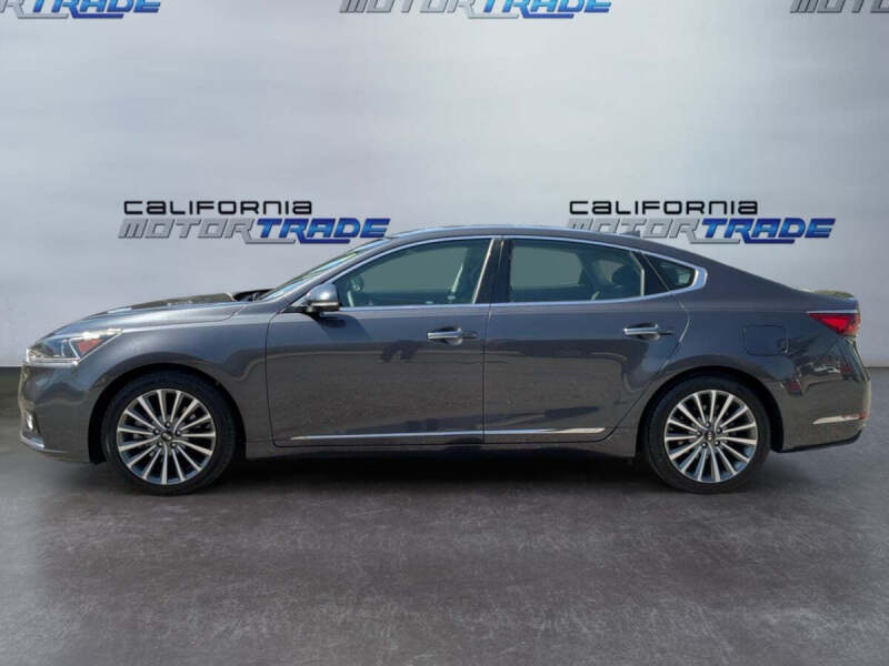 2017 Kia Cadenza Premium