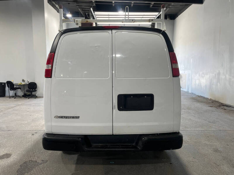 2017 Chevrolet Express 2500